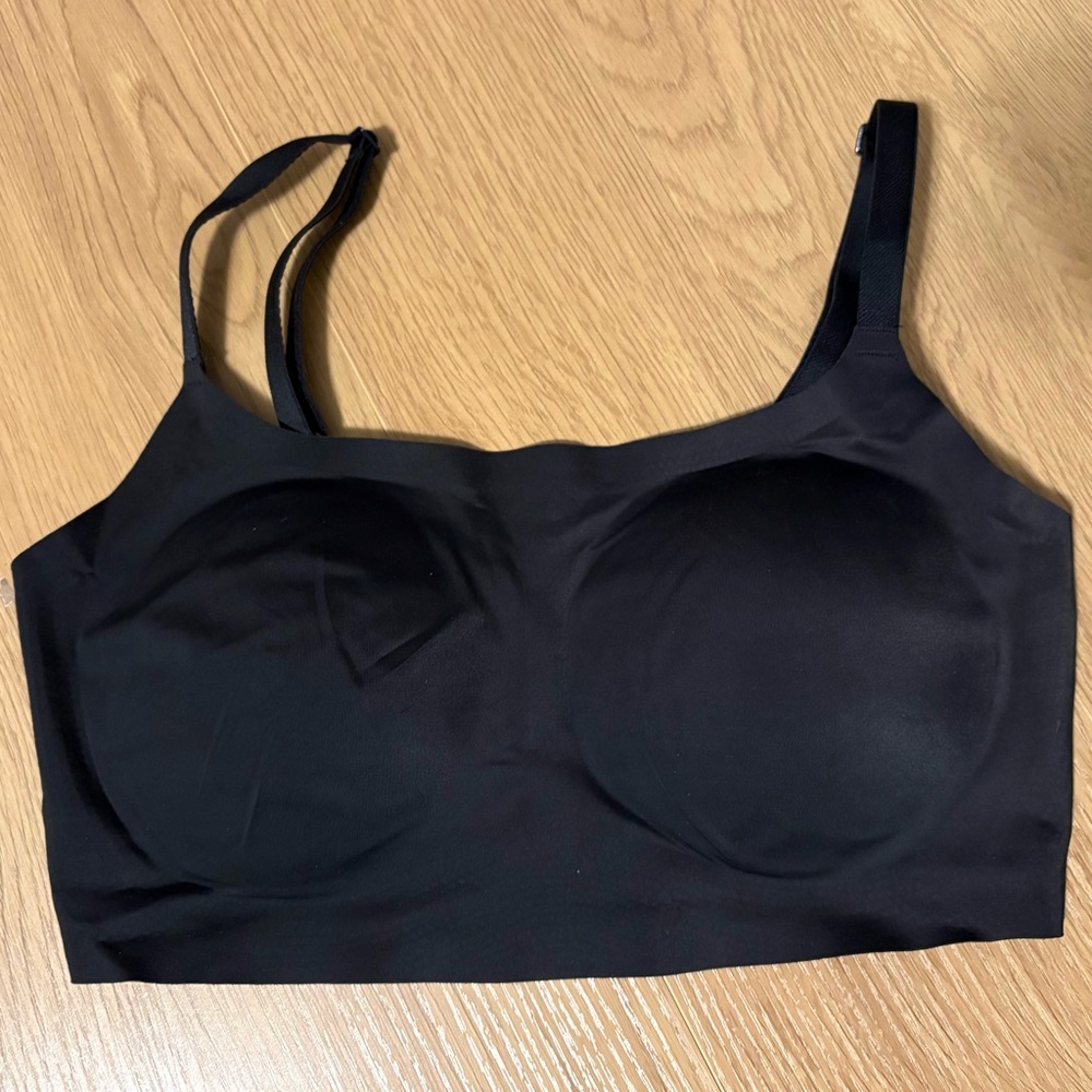True & Co black scoop neck bra
